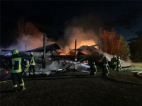Eine Scheune bei Frankenau, in der Strohballen und Maschinen standen, wurde am 29. Juni ein Raub der Flammen. 