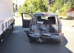 Bei einem Unfall an einer Ampelkreuzung auf der Bundesstraße 7 in Warburg entstand am Montag (8. August) hoher Sachschaden.