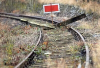 Ein bislang Unbekannter hat einen Zug in Mengeringhausen gestoppt. 