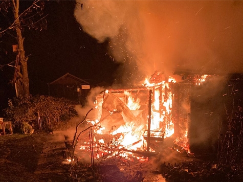 In Bad Wildungen brannte am späten Freitagabend eine Gartenhütte in einer Kleingartenanlage.