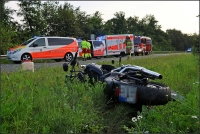 Der Motorradfahrer wurde bei dem schweren Unfall lebensgefährlich verletzt. 