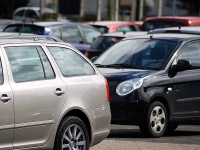 Ein schwarzer Nissan wurde am 1. März in Korbach beschädigt.