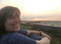 Andrea Hannelore Lange (55) wird vermisst, nachdem Verwandte sie zuletzt am 30. April gesehen haben. Frau Lange wohnt zeitweise sowohl in Marburg als auch in Cuxhaven und benötigt dringend medizinische Hilfe.