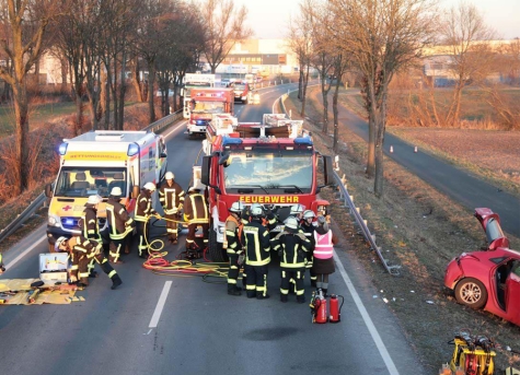 Am Donnerstagnachmittag (11. Januar 2024) wurde eine Autofahrerin (63) aus Dodenhausen bei einem Unfall auf der Bundesstraße 454 zwischen den Schwalmstädter Stadtteilen Ziegenhain und Treysa schwer verletzt.