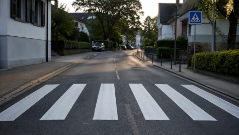 Eine 73-jährige Fußgängerin ist nach dem Unfall auf einem Zebrastreifen in Höxter am 30. Mai 2026 verstorben.