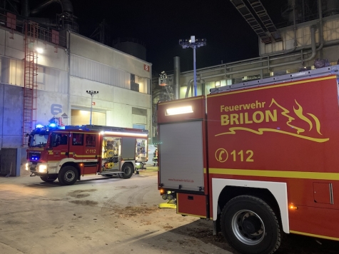 Feuerwehr Brilon im Einsatz bei Maschinenbrand.