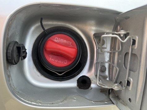 Von einer Baustelle bei Haina wurde Diesel aus einem Bagger gestohlen.