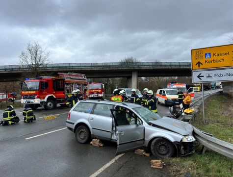 Ein Wendemanöver auf der Bundesstraße 253 am 10. März führte zu einem schweren Verkehrsunfall.