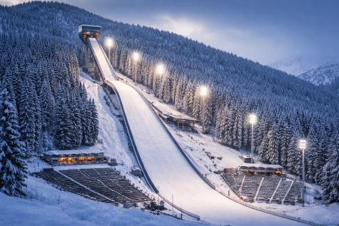 Unbekannte entwendeten während des Weltcups hochwertige Ausrüstung aus den Kabinen an der Mühlenkopfschanze.