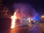 Eine Hecke in der Hangstraße geriet in der Neujahrsnacht am 01.01.2026 in Brand.