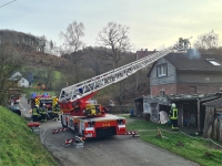  Am Sonntagnachmittag (24. November) wurde die Feuerwehr Brilon um 14.39 Uhr zu einem Schornsteinbrand in einem Wohnhaus an der Warburger Straße in Messinghausen gerufen.