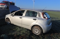 Die 52-jährige Autofahrerin kam am 19.01.2026 aus bislang ungeklärter Ursache mit ihrem Fiat Punto von der L 827 ab und blieb auf einem angrenzenden Acker stehen.