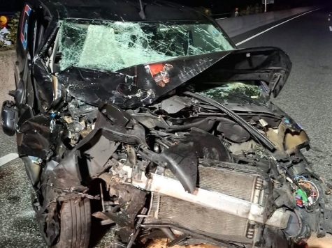 Zwei schwere Verkehrsunfälle haben sich am 15. September 2026 im Rückstau nach einem Fahrzeugbrand auf der A 49 ereignet.
