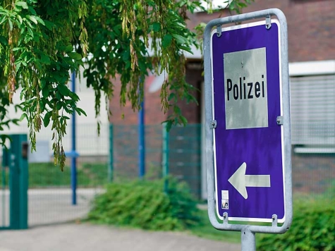 Hinweise zu einem Einbruch in Wetterburg nimmt die Polizei in Bad Arolsen entgegen.