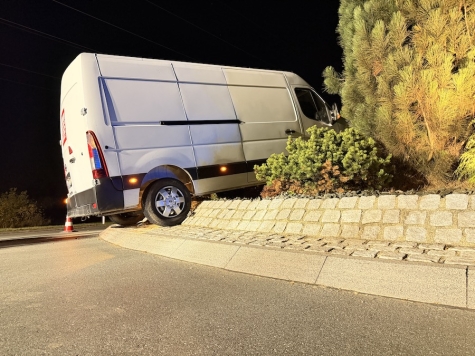 Am 31. Oktober 2025 ereignete sich am Kreisverkehr B 236/B 252 ein Alleinunfall.