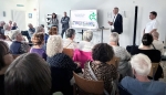 Stellten sich gemeinsam den zahlreichen Publikumsfragen, v. l.: C. Büchel (Patientenmanagement), Dr. med. H. Gabriel (Chefarzt Anästhesiologie und Intensivmedizin), Dr. O. Schuppan (Chefarzt Orthopädie und Unfallchirurgie), N. Schlechter (Leiter Physikalische Therapie)