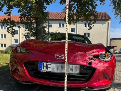 Nach einem Unfall auf der A 2 setzte ein Autofahrer am 4. Oktober 2026 seine Fahrt fort.