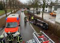 Die Briloner Feuerwehr wurde am Freitag (26. Januar 2024) gegen 11.30 Uhr zu einem Verkehrsunfall mit eingeklemmter Person auf der Keffelker Straße alarmiert.