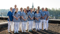 Das Team in Frankenberg, das die Patienten begleitet: Von links nach rechts: PJ A. Buschhüter, Dr. O. Schuppan, K. le Claire, Dr. S. Walsch, K. Reinfandt, E. Lorenz, C. Kuhn, Dr. K. Werner, Dr. M. Senger, M. Alilou, Dr. A. Karl, U. Ebert