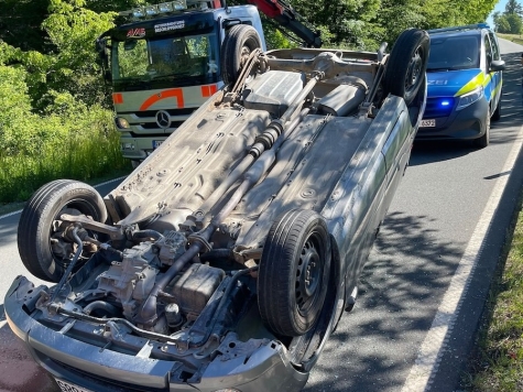Der Fahrer war am 28. Mai 2026 von Somplar in Richtung Frankenberg unterwegs, als der Subaru ins Schleudern geriet.