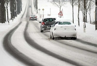 In Nordhessen sind rund 200 Winterdienstkräfte mit 77 Fahrzeugen im Einsatz, um Bundes-, Landes- und Kreisstraßen befahrbar zu halten.