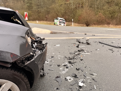 Am 29. November 2025 ereignete sich an einer Kreuzung der B 252 ein Unfall mit zwei Fahrzeugen.