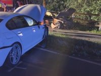 Andere Verkehrsteilnehmer befreiten die beiden Unfallbeteiligten am 19. Juli 2026 aus ihren Fahrzeugen.