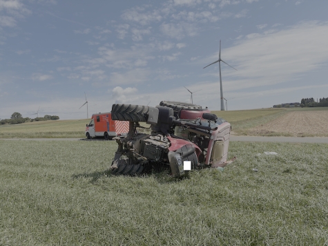 Bei dem Unfall mit dem Traktor erlitt am 4. Juli 2026 ein sieben Jahre alter Junge schwere Verletzungen.