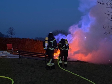 Infolge eines nicht angemeldeten Abraumfeuers kam es im Bereich des Meiserhofs zu einer starken Rauchentwicklung, die weithin sichtbar war.