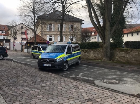 Ein Unbekannter brach am Wochenende in das Vöhler Rathaus ein.