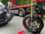 Am 1. August 2021 kam es zu einem Unfall im Gegenverkehr - die Polizei Frankenberg hat den Unfall aufgenommen und beziffert den Gesamtsachschaden auf 12.000 Euro.