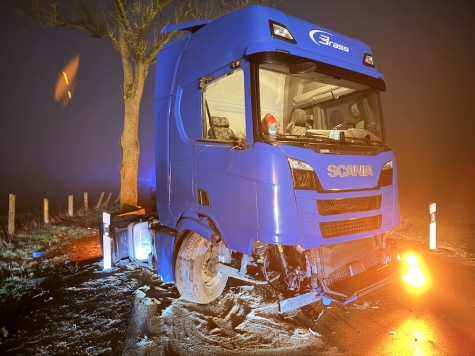 Am 5. Dezember 2025 ereignete sich auf der L 3083 ein schwerer Frontalzusammenstoß.