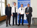 Auf dem beigefügten Bild von links nach rechts:  Leitender Kriminaldirektor Rainer Neusüß (Leiter Abteilung Einsatz) Polizeioberrat Dirk Bartoldus Polizeioberrat Martin Berbig Polizeipräsident Marco Bärtl