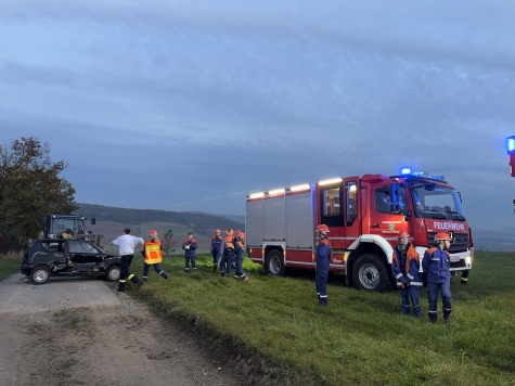 Die Nachwuchsbrandschützer aus Volkmarsen, Külte und Herbsen bei einem Übungseinsatz während ihres 48-Stunden-Dienstes.