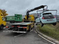 Am 21. Oktober 2024 musste die Firma Gäbler einen E-Twingo abschleppen.