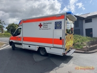 Ein Rettungswagen brachte am 22. Juli 2026 den schwer verletzten Mann in ein Krankenhaus.