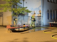Am Reismann-Gymnasium in Paderborn wurden am 17. Juni 2026 mehrere brennende Mülltonnen im Innenhof festgestellt.