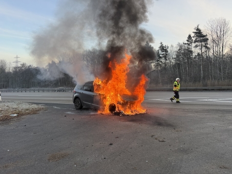 Bei minus 8 Grad musste die Feuerwehr den Brand am 26. Dezember 2025 löschen.
