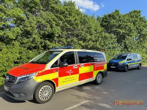 Nach einem Verkehrsunfall im Kasseler Stadtteil Forstfeld griff eine 18-Jährige eine Notärztin und eine Polizistin an.