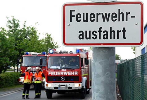 In Bottendorf brannten drei Mülltonnen - die Feuerwehr konnte Schlimmeres verhindern.