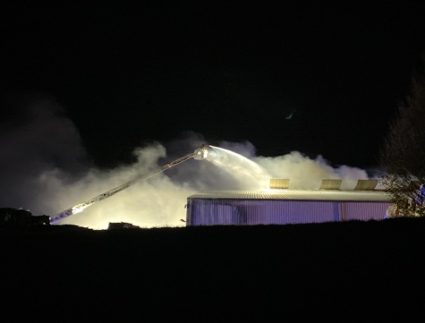 In der Nacht vom 27. auf den 28. Dezember brannte Müll in einem Entsorgungsbetrieb in Mengeringhausen.