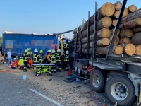 Am Dienstag, dem 12. August, kam es auf der BAB 44 in Fahrtrichtung Dortmund zu einem schweren LKW-Verkehrsunfall.