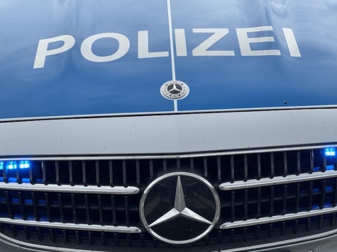 Polizei stellt Führerschein nach Randale sicher.