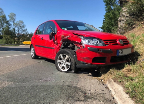 Bei Adorf ereignete sich am Freitag (7. August 2020) ein Verkehrsunfall mit hohem Sachschaden.