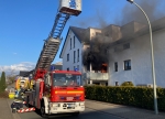 Am Samstag (19. März 2022) wurde die Feuerwehr Brilon zu einem Zimmerbrand in der Antoniusstraße alarmiert. In einem Mehrfamilienhaus war gegen 16.40 Uhr ein Feuer ausgebrochen.