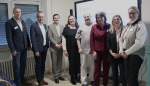 Die Referenten des Neujahrsempfangs am Kreiskrankenhaus (v. l.): Dr. Dr. med. Gabriel Dischereit (Rheumatologe am MVZ Frankenberg), Landrat Jürgen van der Horst, PD Dr. med. Matthias Klingele (Chefarzt der Inneren Medizin), Ulrike Ebert (Oberärztin der Orthopädie und Unfallchirurgie), Dr. med. Joachim Sander (Sektionsleiter Gastroenterologie), Barbara Eckes (Bürgermeisterin von Frankenberg), Sandra Huthwelker (Leiterin des Zentralen Belegungsmanagements) und Margarete Janson (Geschäftsführerin).