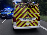 Am 4. Oktober 2025 wurden beide Fahrer sowie der Beifahrer (53) leicht verletzt und zur Abklärung in Krankenhäuser gebracht.