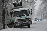 Zwischen Hemschlar und Weidenhausen kollidierten ein Pkw und Lkw. Beide Fahrer wurden glücklicherweise nur leicht verletzt. 