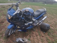 Ein Fahrfehler führte am 27. März zu einem Motorradunfall im Landkreis Waldeck-Frankenberg.