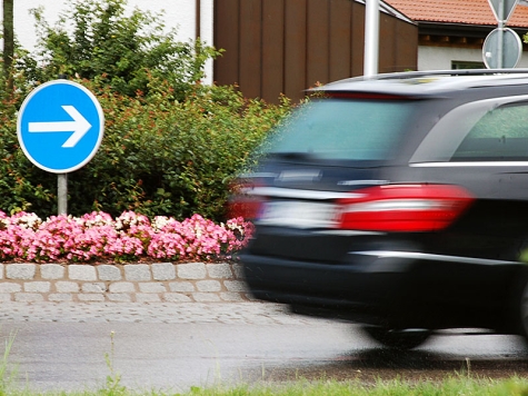 Hinweise zu einer Verkehrsunfallflucht am 10. Oktober 2024 nimmt die Polizei in Frankenberg entgegen.